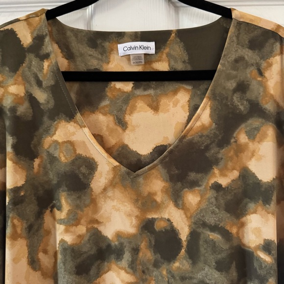 Calvin Klein 🫐 Green Yellow Camouflage 3/4 Sleeve Knit Top - Picture 3 of 7